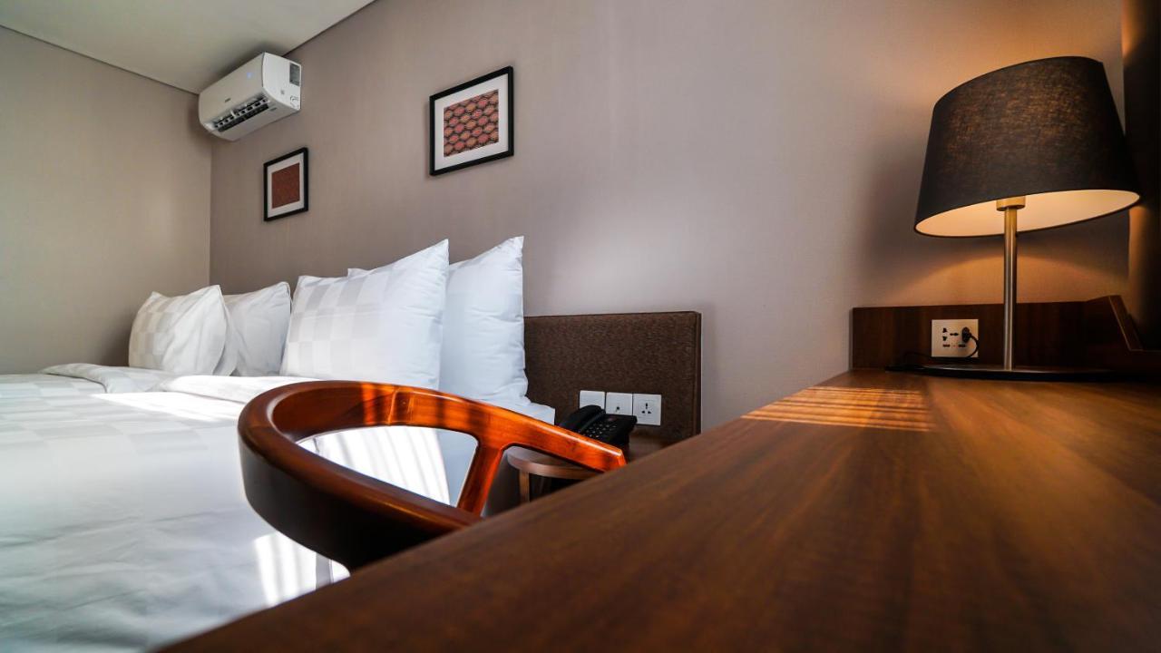 Tuscany Boutique Hotel South Tangerang Luaran gambar